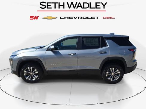 New 2026 Chevrolet Equinox LT w/ Convenience Package II FWD image 4