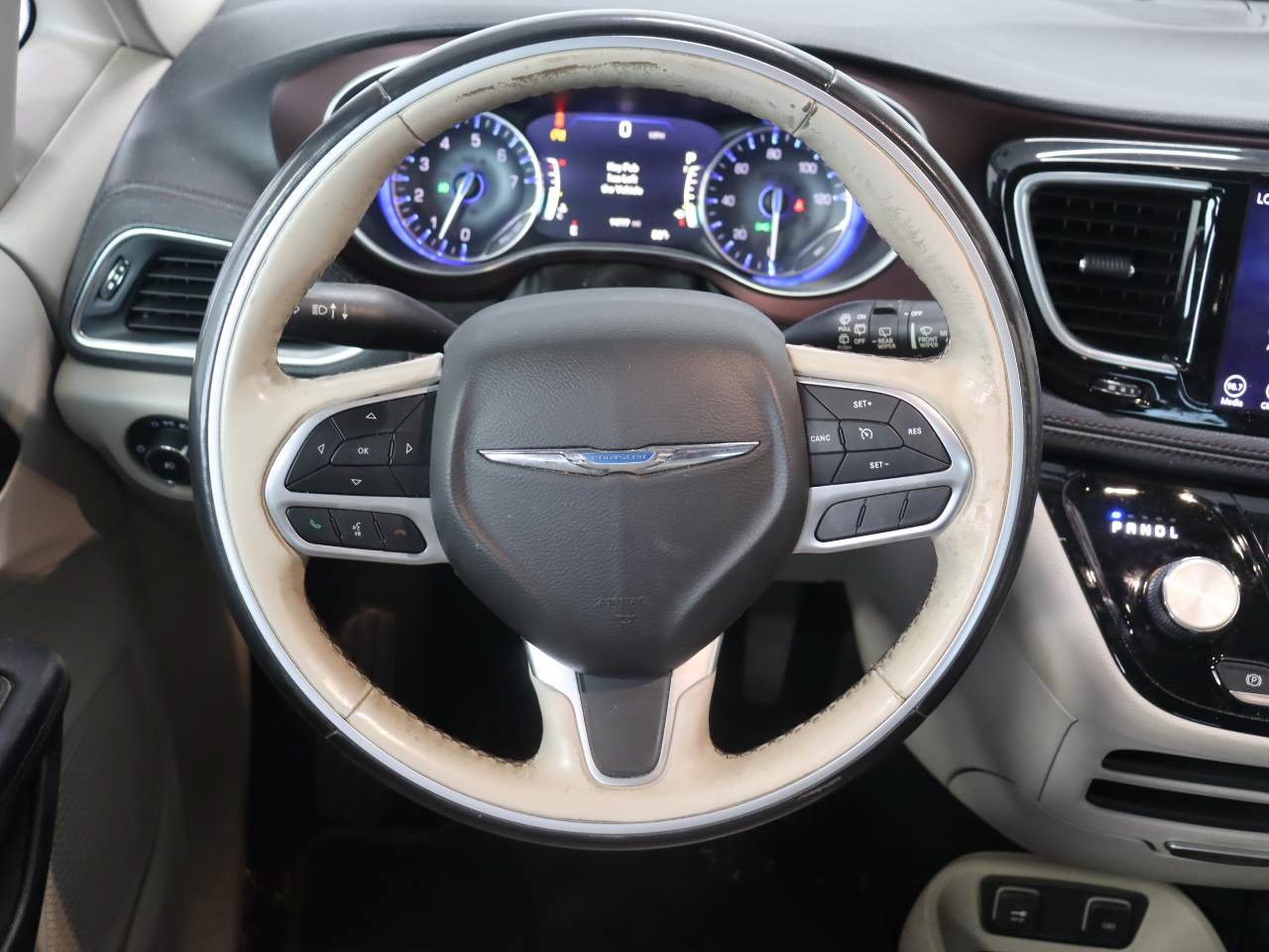 Used 2020 Chrysler Pacifica Limited FWD image 10