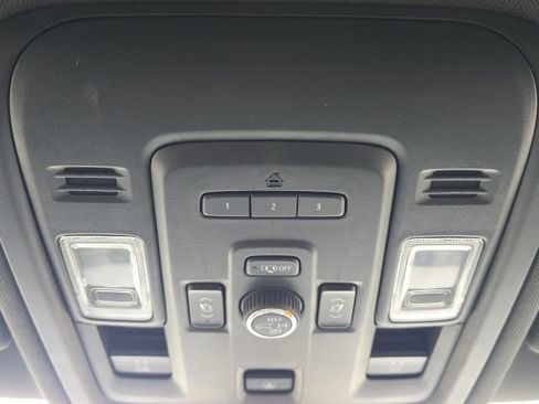 Used 2021 Chevrolet Tahoe Premier w/ Premium Package image 42