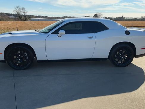 Used 2021 Dodge Challenger SXT w/ Plus Package image 6