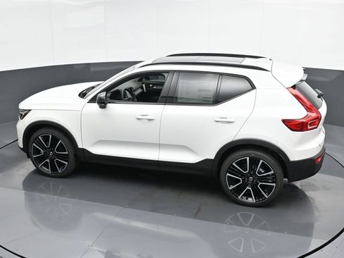 New 2025 Volvo XC40 B5 Plus w/ Climate Package AWD/4WD image 37