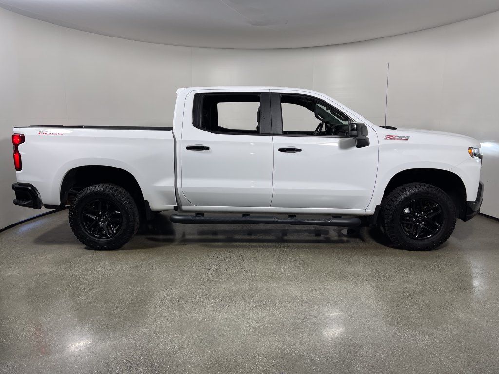 Used 2021 Chevrolet Silverado 1500 LT Trail Boss w/ Convenience Package II AWD/4WD image 2