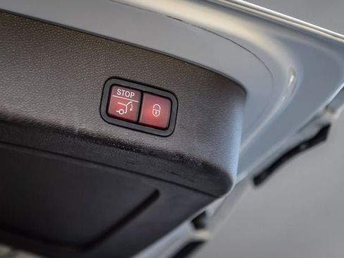 Used 2018 Mercedes-Benz GLS 550 4MATIC image 12