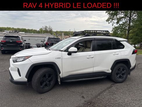 Used 2019 Toyota RAV4 LE w/ Carpet Mat Package AWD/4WD image 2