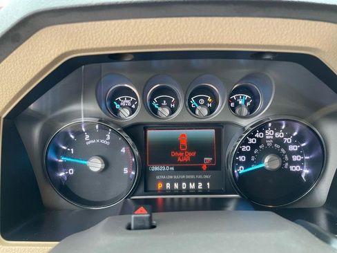 Used 2011 Ford F250 Lariat w/ Chrome Pkg image 33