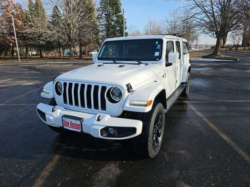 Used 2023 Jeep Gladiator Overland image 2
