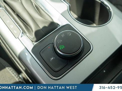 Used 2025 Chevrolet Blazer LT AWD/4WD image 17