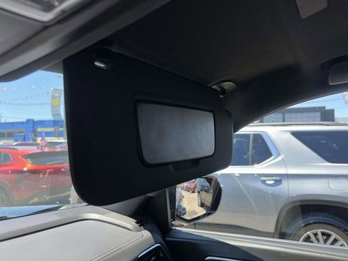 Used 2025 Chevrolet Suburban LT AWD/4WD image 36