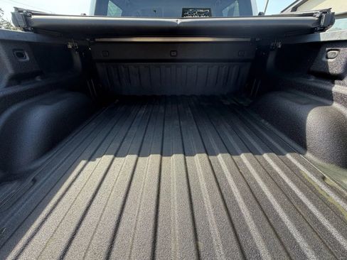 Used 2017 GMC Sierra 1500 SLT w/ SLT Premium Package image 39