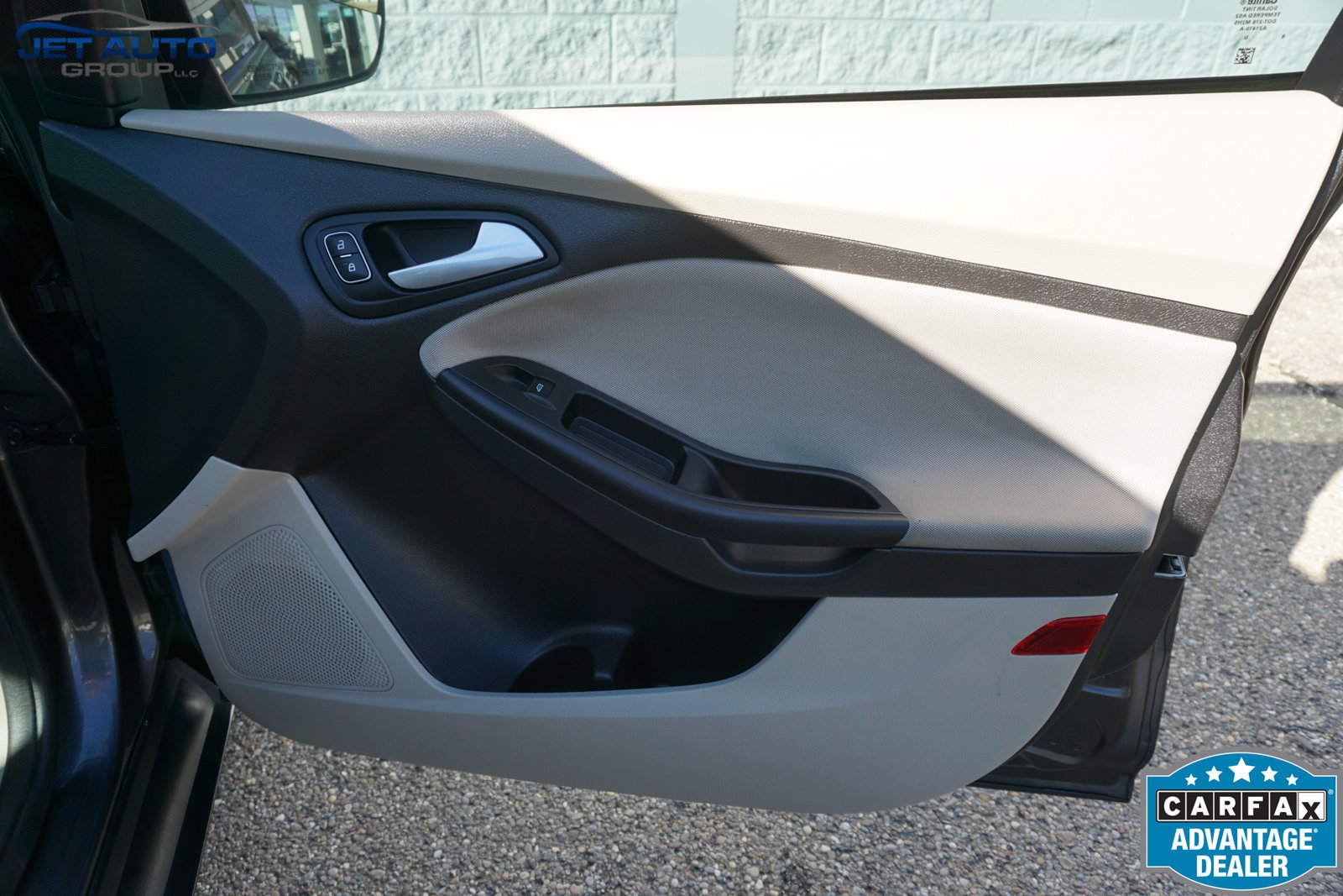 Used 2018 Ford Focus SE w/ SE Appearance Package FWD image 22