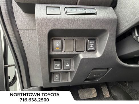 Used 2025 Nissan Frontier SV w/ SV Convenience Package AWD/4WD image 12