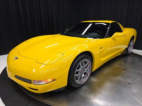 Used 2003 Chevrolet Corvette Z06 w/ Memory Package, 3 Drivers RWD image 43