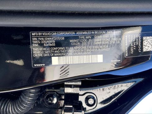 Used 2026 Volvo V60 B5 Cross Country Plus w/ Protection Package Premier image 37