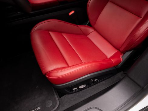 Used 2023 Porsche Taycan image 58