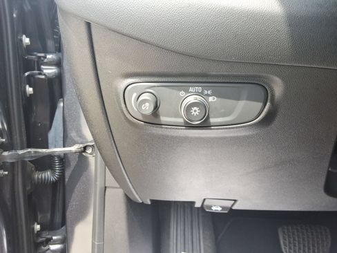 Used 2022 Chevrolet Equinox LS AWD/4WD image 20