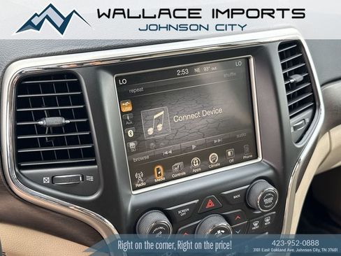 Used 2017 Jeep Grand Cherokee Laredo w/ Quick Order Package 23E AWD/4WD image 23