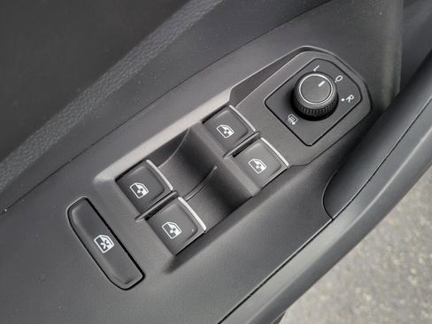 Used 2023 Volkswagen Jetta Sport image 17