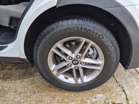 Used 2017 Hyundai Santa Fe Sport AWD/4WD image 23