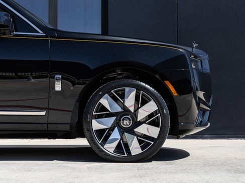 New 2026 Rolls-Royce Cullinan AWD/4WD image 21