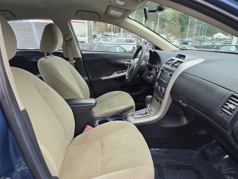 Used 2013 Toyota Corolla LE image 11