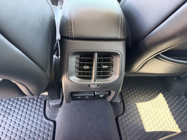 Used 2019 Jeep Cherokee Latitude Plus w/ Comfort/Convenience Group AWD/4WD image 11