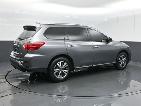 Used 2020 Nissan Pathfinder SV image 22