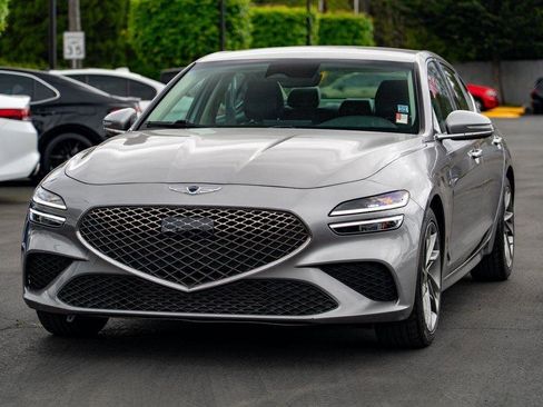 Used 2022 Genesis G70 2.0T image 4