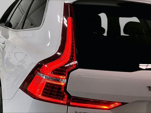 Used 2023 Volvo XC60 B6 Ultimate w/ Climate Package AWD/4WD image 28