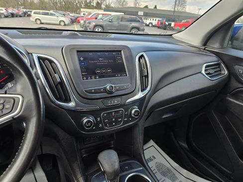 Used 2022 Chevrolet Equinox LT FWD image 17
