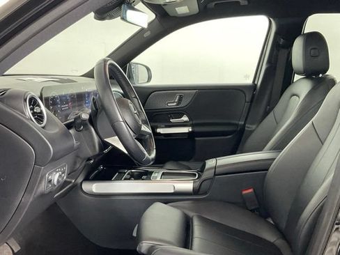 Used 2025 Mercedes-Benz GLB 250 image 10