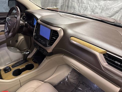 Used 2017 GMC Acadia Denali w/ Technology Package AWD/4WD image 24