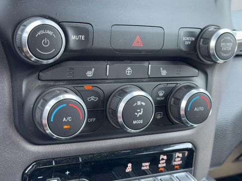 Used 2021 RAM 1500 4x4 Crew Cab image 21