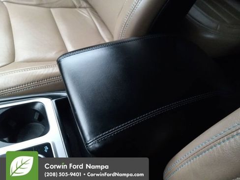 Used 2020 Ford Explorer XLT w/ Class III Trailer Tow Package image 19