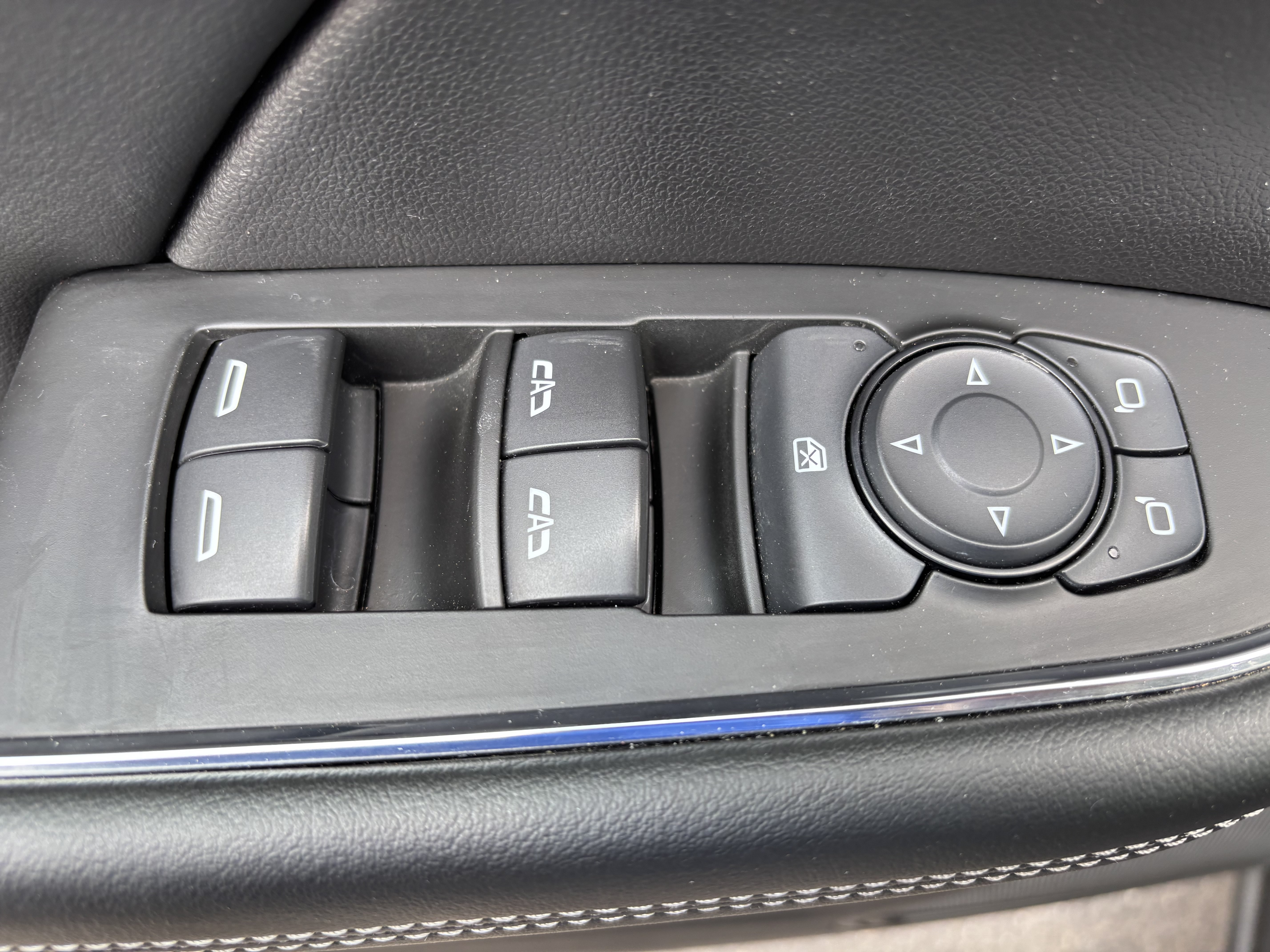 Used 2023 Buick Envision Preferred AWD/4WD image 17