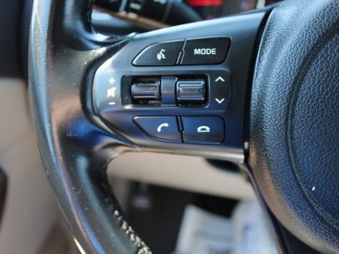 Used 2021 Kia Sedona EX image 23