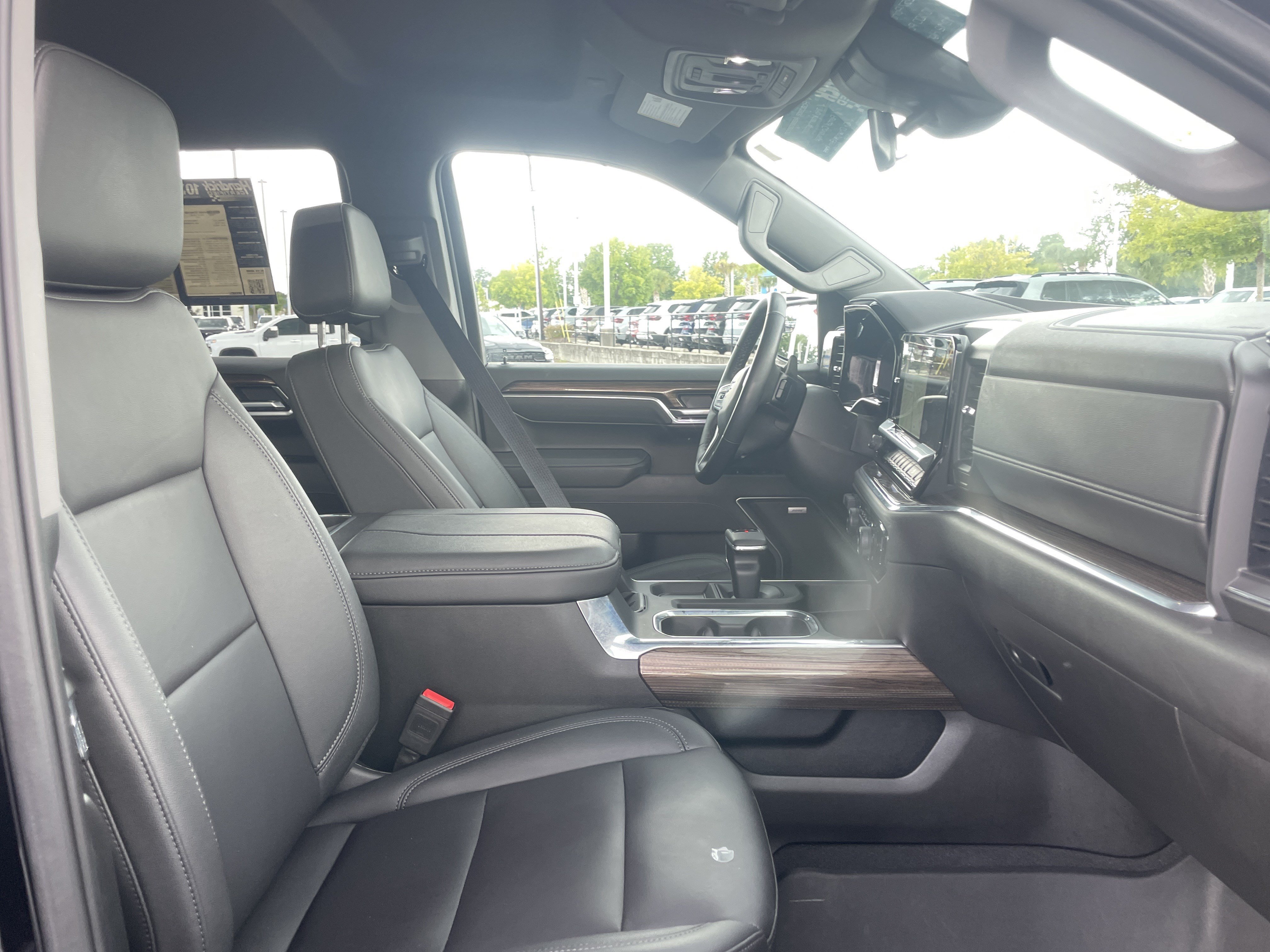 Used 2025 Chevrolet Silverado 1500 RST w/ Convenience Package II AWD/4WD image 32