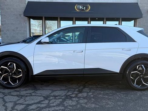 Used 2024 Hyundai Ioniq 5 SEL image 2