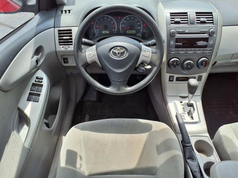Used 2011 Toyota Corolla LE image 8