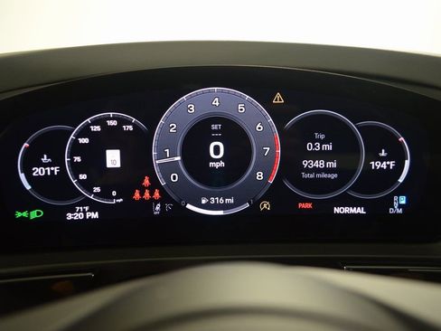 Certified 2025 Porsche Cayenne Coupe image 24