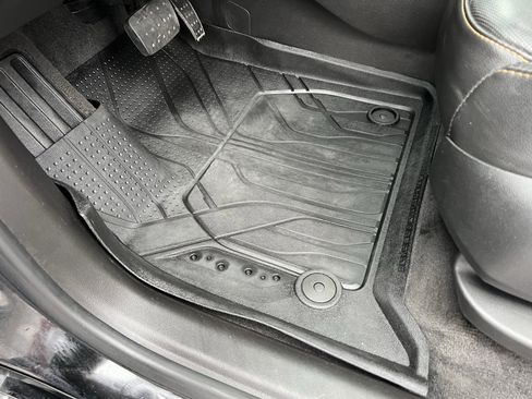 Used 2020 Chevrolet Traverse Premier w/ Redline Edition image 17