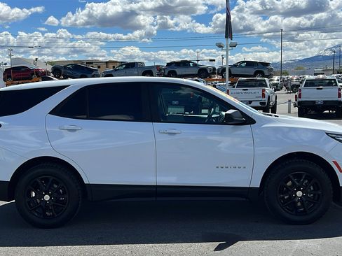 Certified 2024 Chevrolet Equinox LS w/ LS Convenience Package AWD/4WD image 4