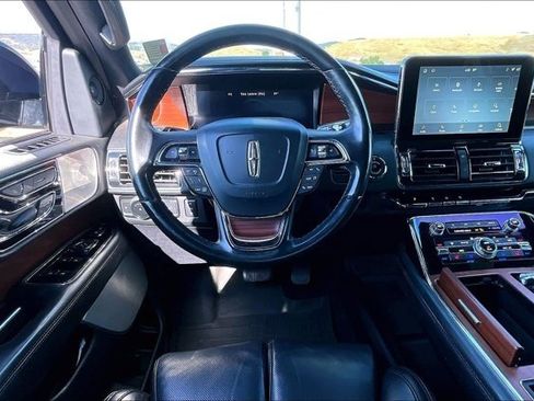 Used 2021 Lincoln Navigator L Reserve w/ Luxury Package AWD/4WD image 8