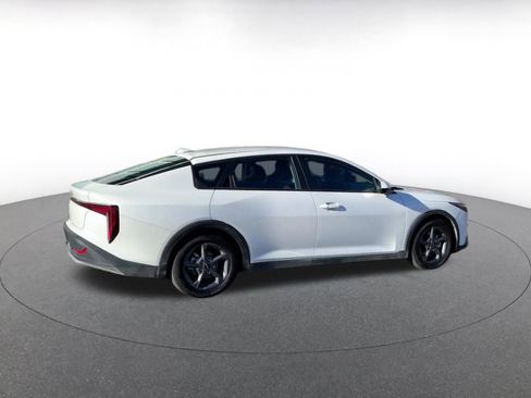 Used 2025 Kia K4 LXS image 15