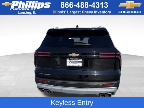Used 2025 Chevrolet Traverse LT image 12