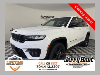 Used 2023 Jeep Grand Cherokee Altitude AWD/4WD video 1