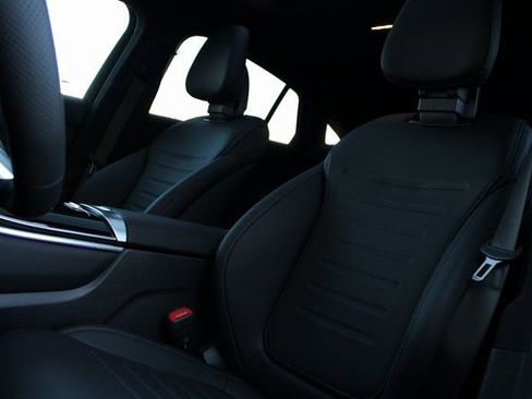 New 2025 Mercedes-Benz GLC 300 4MATIC image 24