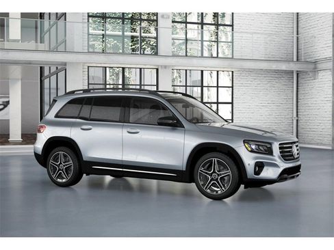 New 2025 Mercedes-Benz GLB 250 4MATIC image 13
