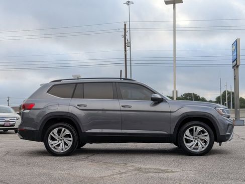 Used 2022 Volkswagen Atlas SE w/ Panoramic Sunroof Package image 4