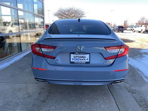 Used 2021 Honda Accord Sport image 6