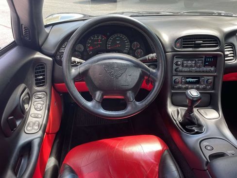 Used 2004 Chevrolet Corvette Z06 w/ Memory Package RWD image 20